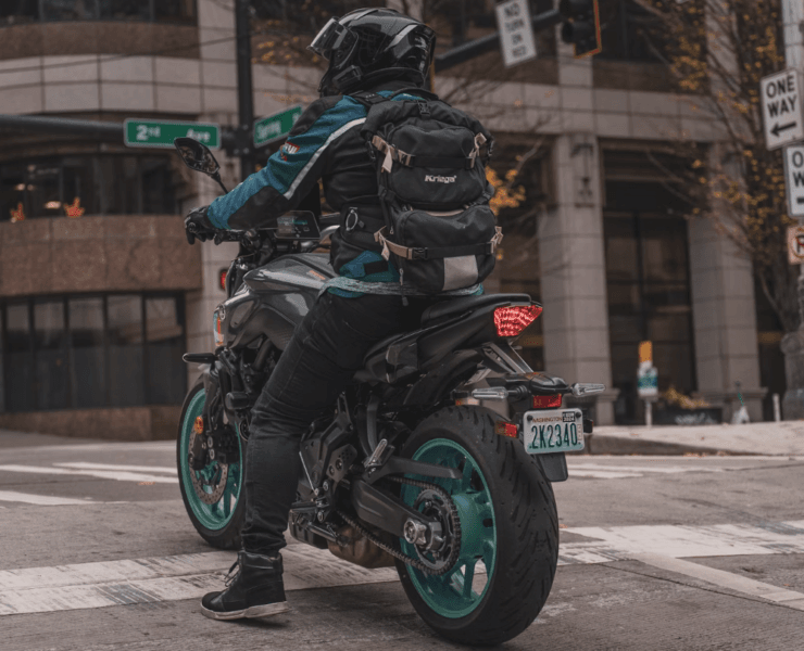 Bezpieczeństwo na dwóch kołach: Kluczowe aspekty jazdy na motocyklu szybkoo.pl