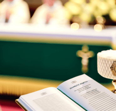 Tajemnica Adoracji Eucharystycznej szybkoo.pl