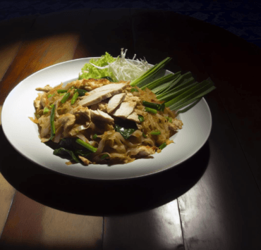 Tajski Pad Thai z Kurczakiem: Kulinarna Podróż do Tajlandii szybkoo.pl
